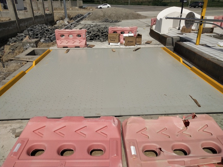 1589421567341245.jpg 稱臺(tái)安裝完畢.jpg